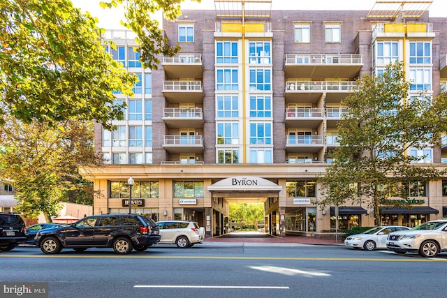513 W Broad St Unit 602, Falls Church, VA 22046 - view of apartment building / complex