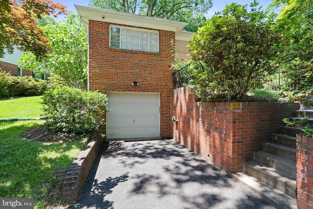 8008 Park Crest Dr, Silver Spring, MD 20910 - garage with driveway