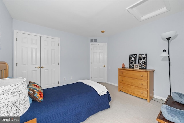 42 Manassas Dr, Middletown, DE 19709 - bedroom featuring attic access, light colored carpet, a closet, and baseboards