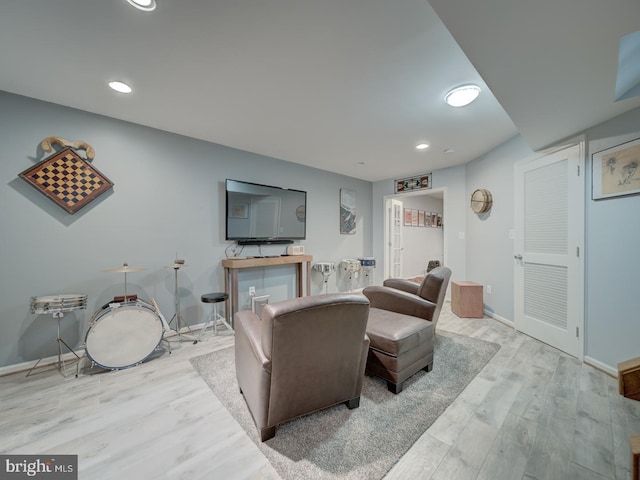 4387 Stepney Dr, Gainesville, VA 20155 - living area featuring wood finished floors, baseboards, and recessed lighting