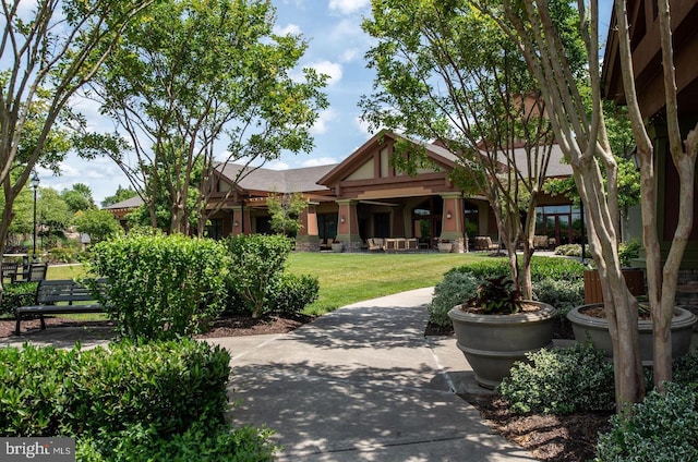 70 Battery Point Dr, Fredericksburg, VA 22406 - surrounding community featuring a lawn