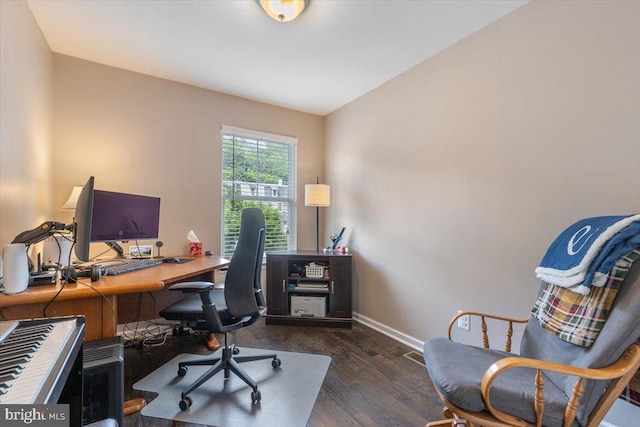 605 Apple St, Conshohocken, PA 19428 - office space with wood finished floors and baseboards