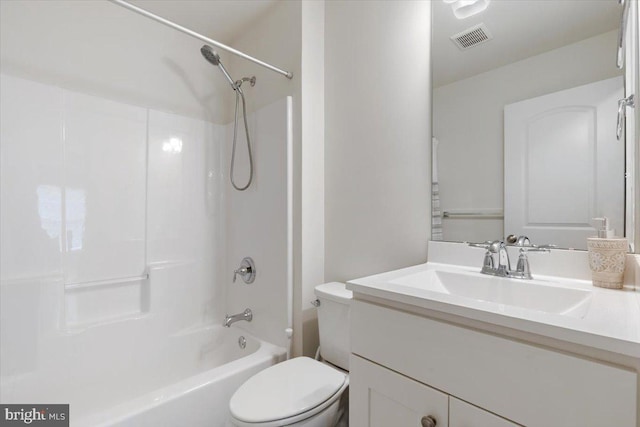 605 Apple St, Conshohocken, PA 19428 - full bath with vanity, toilet, and washtub / shower combination