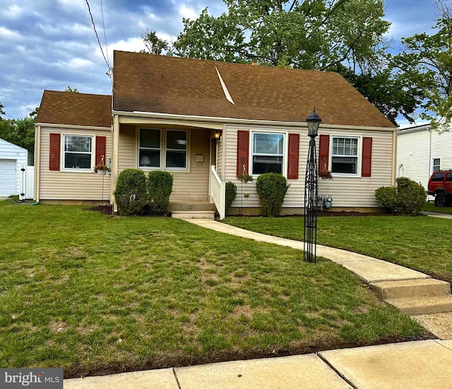 120 Lindsey Ave, Runnemede, NJ 08078 - cape cod-style house with a front lawn