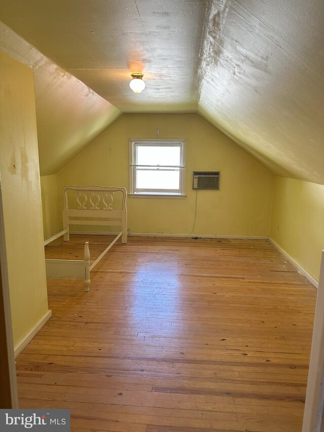 120 Lindsey Ave, Runnemede, NJ 08078 - additional living space featuring vaulted ceiling, hardwood / wood-style floors, and baseboards
