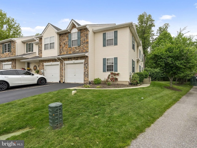 440 Glenn Rose Cir, King Of Prussia, PA 19406 - multi unit property featuring driveway, a garage, stone siding, and a front yard