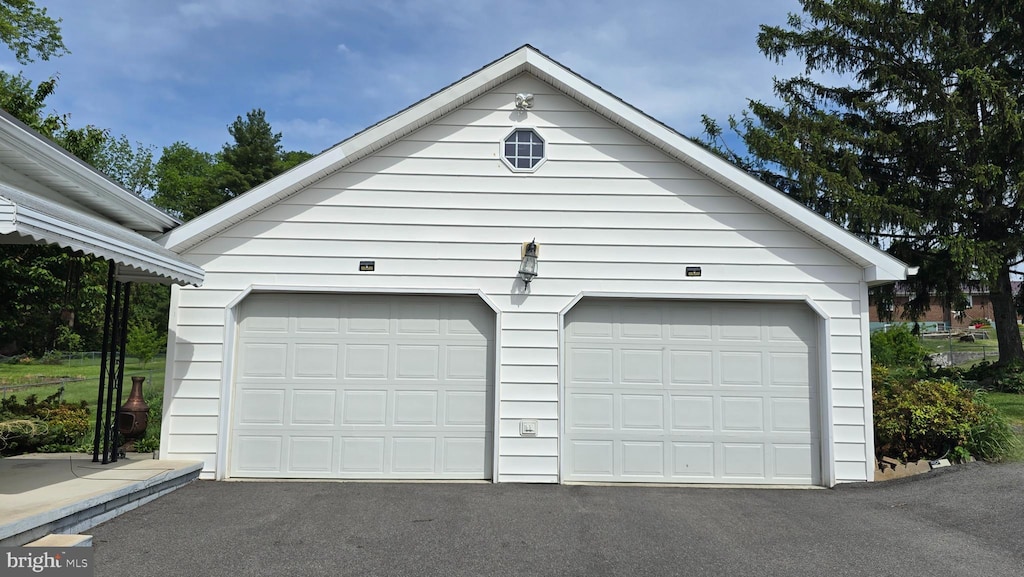 10913 Bower Ave, Hagerstown, MD 21740 - view of detached garage