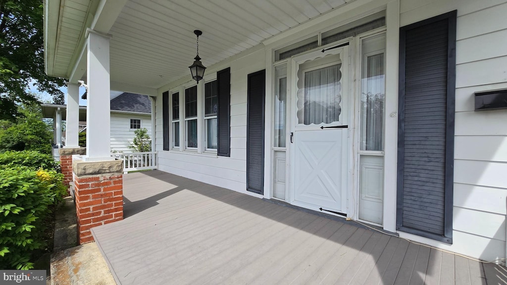10913 Bower Ave, Hagerstown, MD 21740 - view of porch