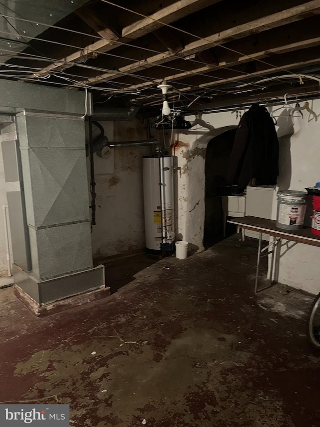 3639 N Darien St, Philadelphia, PA 19140 - unfinished below grade area featuring water heater and heating unit