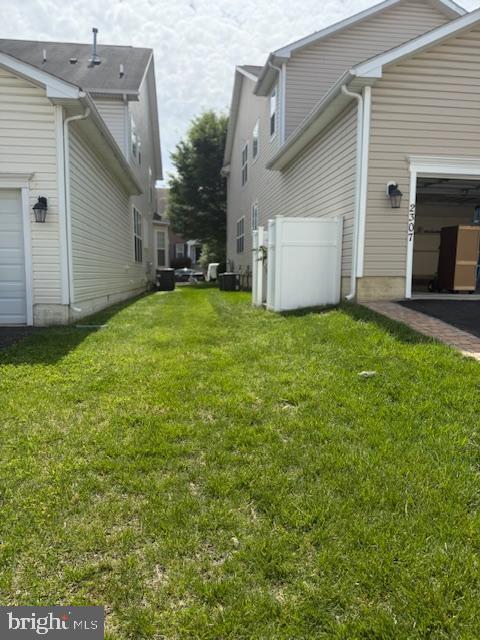 2307 Brooke Grove Rd, Bowie, MD 20721 - view of green lawn