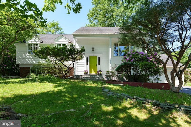 9 Laurel Wood, Lawrenceville, NJ 08648 - view of front of home featuring a front lawn