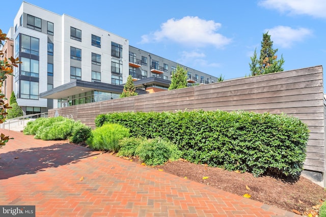 145 Riverhaven Dr Unit 313, Oxon Hill, MD 20745 - view of patio