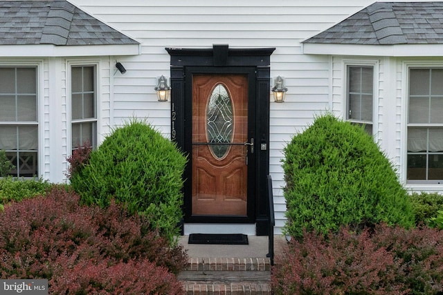 1219 N Valley Ave, Vineland, NJ 08360 - entrance to property with roof with shingles