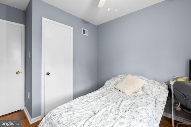 1704 Horner Rd, Woodbridge, VA 22191 - bedroom featuring wood finished floors, baseboards, and a ceiling fan