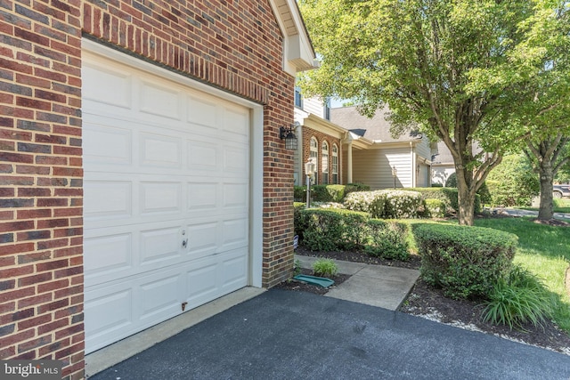 1908 Golden Morning Dr Unit 38, Bowie, MD 20721 - garage with driveway