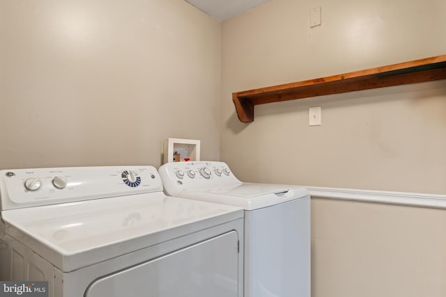 9615 51st Pl, College Park, MD 20740 - washroom featuring independent washer and dryer