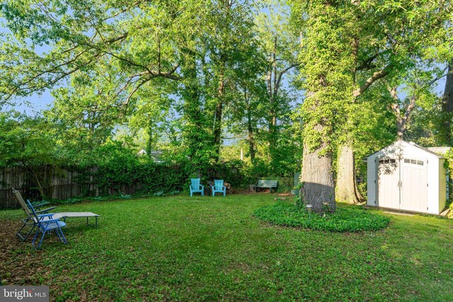 9615 51st Pl, College Park, MD 20740 - view of yard
