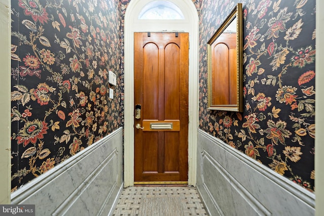 1812 Fairmount Ave, Philadelphia, PA 19130 - entryway featuring wallpapered walls and wainscoting