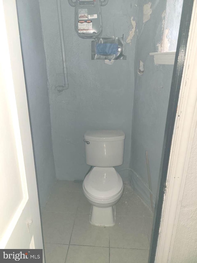 5137 D St, Philadelphia, PA 19120 - bathroom with tile patterned floors and toilet