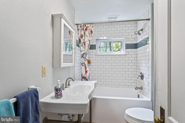 20 Oberlin Ave, Swarthmore, PA 19081 - full bath with toilet and shower / tub combo with curtain
