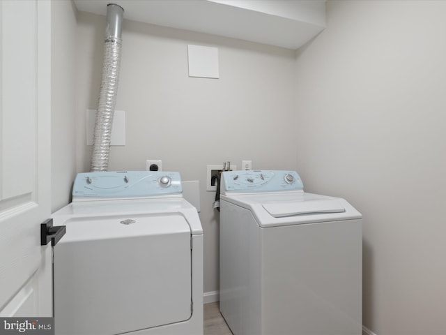 14282 Newbern Loop, Gainesville, VA 20155 - laundry room with washing machine and clothes dryer