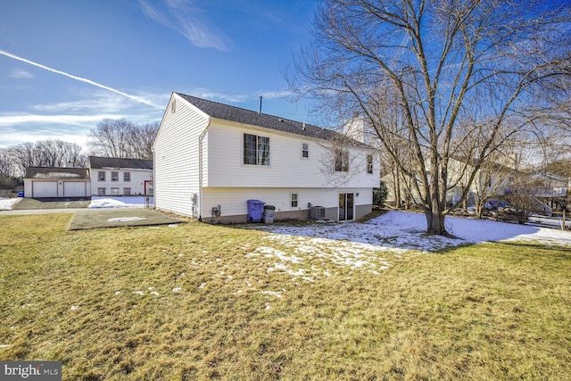 1 Ridge Heights Ct, Gaithersburg, MD 20879 - view of side of home featuring a lawn and central AC unit