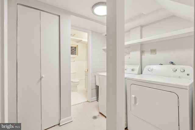 8404 Galveston Rd, Silver Spring, MD 20910 - washroom with washing machine and dryer