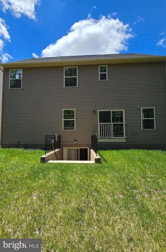 14623 Silver Hammer Way, Brandywine, MD 20613 - back of property with a lawn