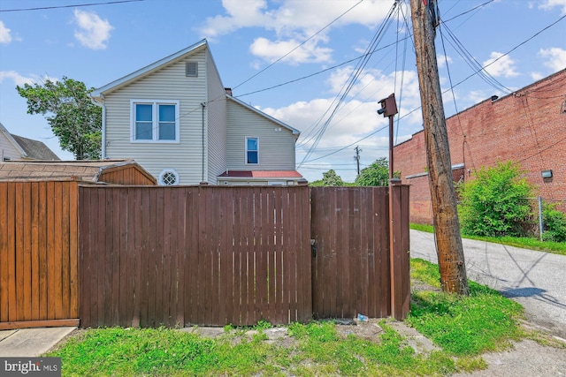 3603 6th St, Baltimore, MD 21225 - view of side of property