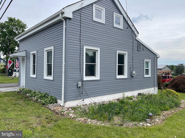 1676 Swamp Pike, Gilbertsville, PA 19525 - view of side of home with a lawn