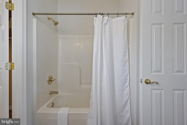 3403 Niagara Rd, Annapolis, MD 21403 - bathroom with shower / tub combo with curtain