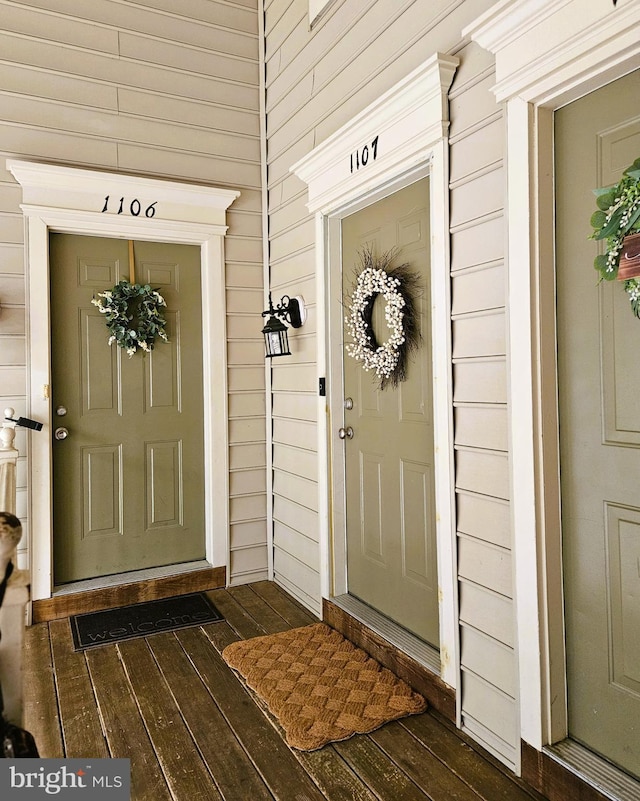 1106 Crestmont Dr, Mantua, NJ 08051 - entrance to property with a porch