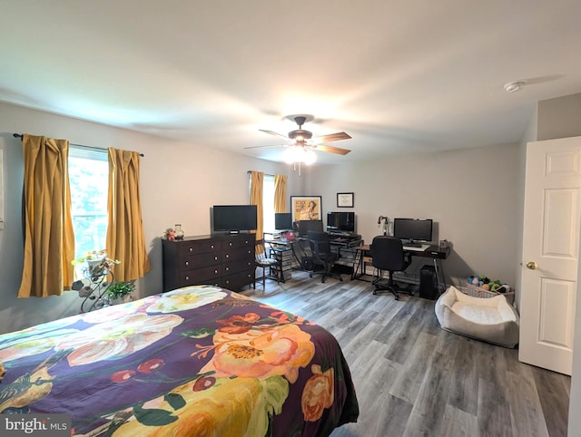 513 Dakemich Ct, Enola, PA 17025 - bedroom with a desk, wood finished floors, and ceiling fan