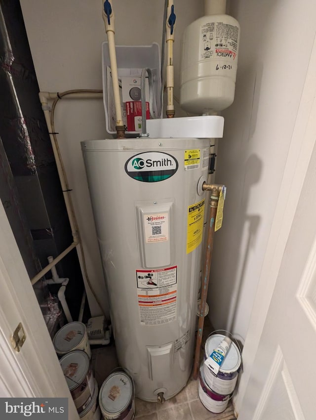 513 Dakemich Ct, Enola, PA 17025 - utilities with electric water heater