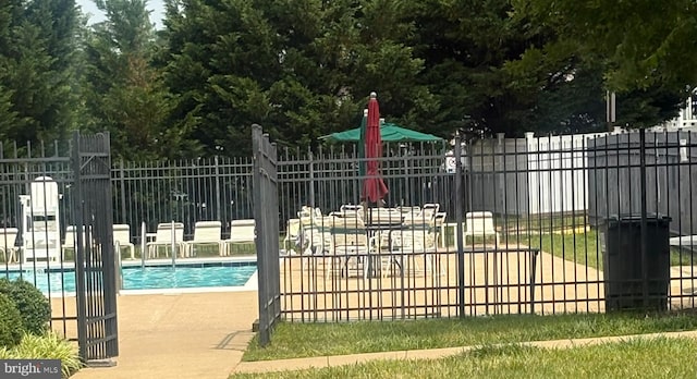 10 Everglades Ln, Stafford, VA 22554 - community pool featuring a patio