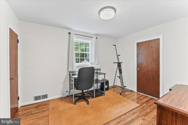320 Lees Brg, Nottingham, PA 19362 - home office featuring light wood finished floors and baseboards