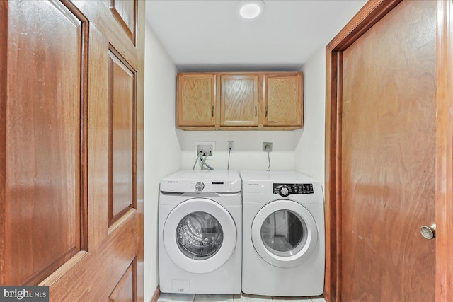 320 Lees Brg, Nottingham, PA 19362 - laundry area featuring cabinet space and separate washer and dryer