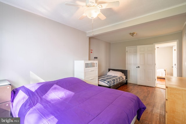 143 Baker St, Manassas Park, VA 20111 - bedroom featuring wood finished floors, ornamental molding, and ceiling fan