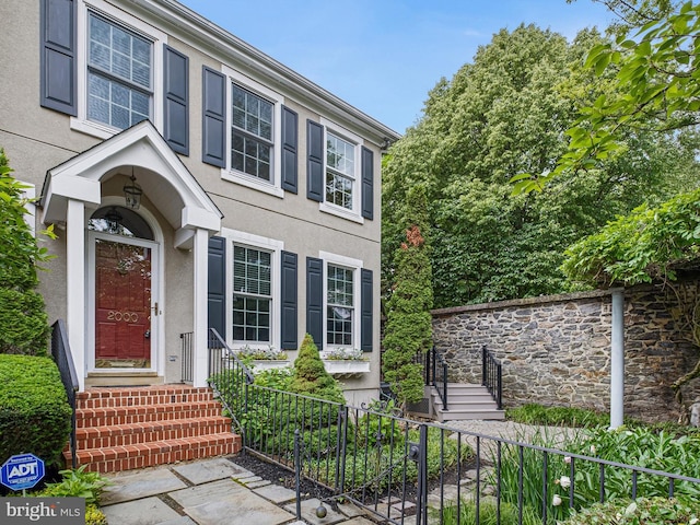 2000 N Bancroft Pkwy, Wilmington, DE 19806 - entrance to property featuring stucco siding