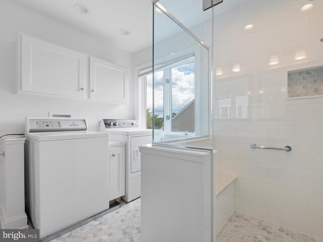 2000 N Bancroft Pkwy, Wilmington, DE 19806 - washroom featuring washer and dryer