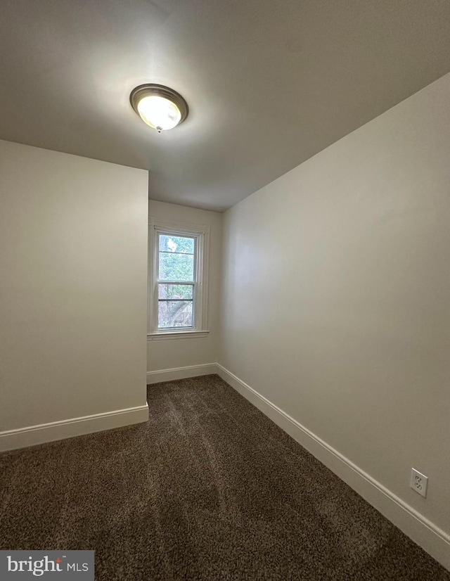 33 New Dorwart St, Lancaster, PA 17603 - unfurnished room with baseboards and dark carpet