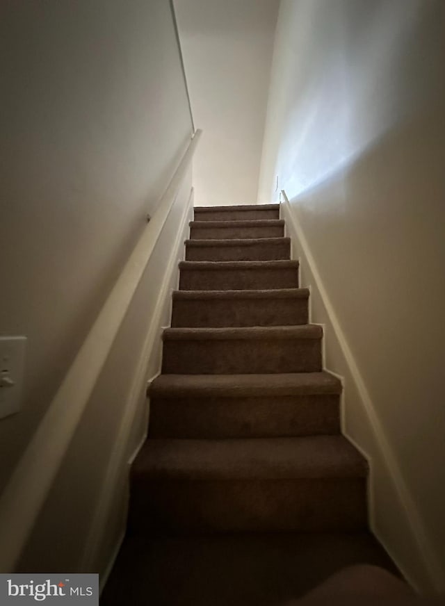 33 New Dorwart St, Lancaster, PA 17603 - view of stairway
