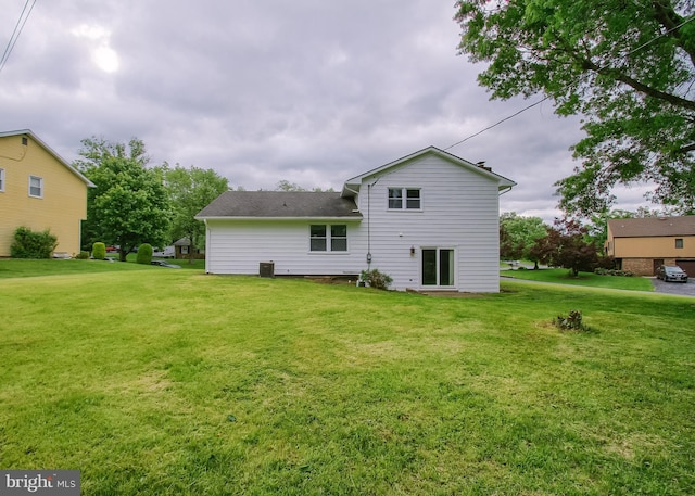 3900 Mark Ave, Harrisburg, PA 17110 - back of house with a lawn