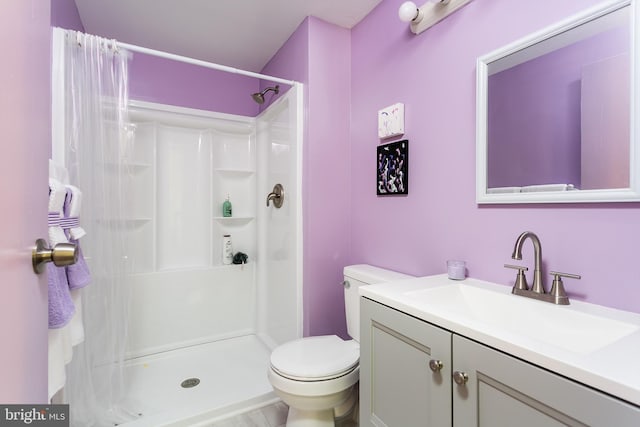 10263 Wayover Way, Columbia, MD 21046 - bathroom featuring a shower with shower curtain, toilet, and vanity