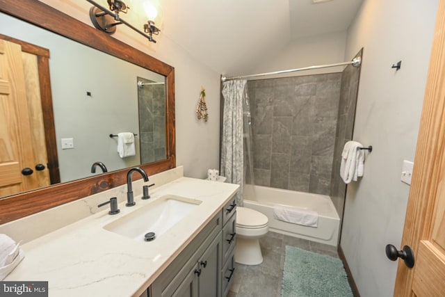 90 Biltmore Ridge Trl, Mc Henry, MD 21541 - full bath with toilet, vanity, vaulted ceiling, and shower / tub combo