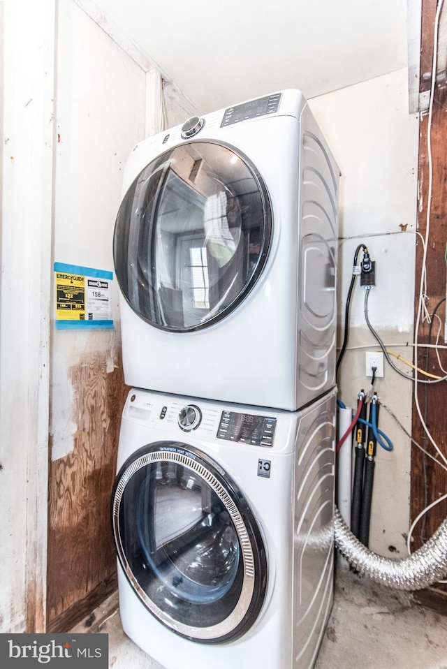 351 Doone Rd, Fairless Hills, PA 19030 - laundry area with stacked washer / dryer