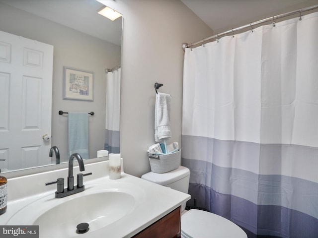 112 Toulouse Ln, Martinsburg, WV 25403 - full bathroom with toilet, vanity, and curtained shower