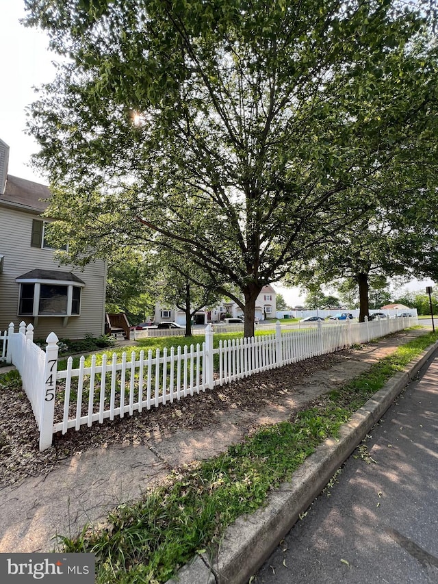 745 Cedar Ct, Red Hill, PA 18076 - view of fenced front yard