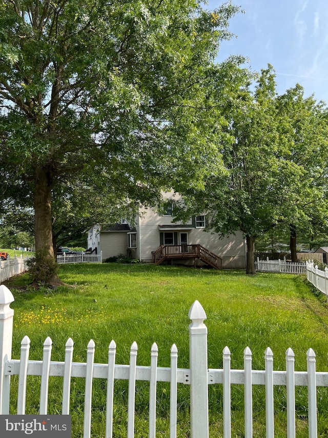 745 Cedar Ct, Red Hill, PA 18076 - fenced yard with a wooden deck