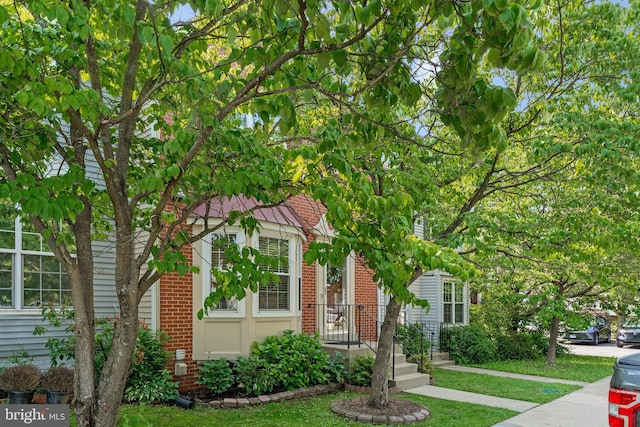 1085 Smartts Ln NE, Leesburg, VA 20176 - view of front of property featuring brick siding